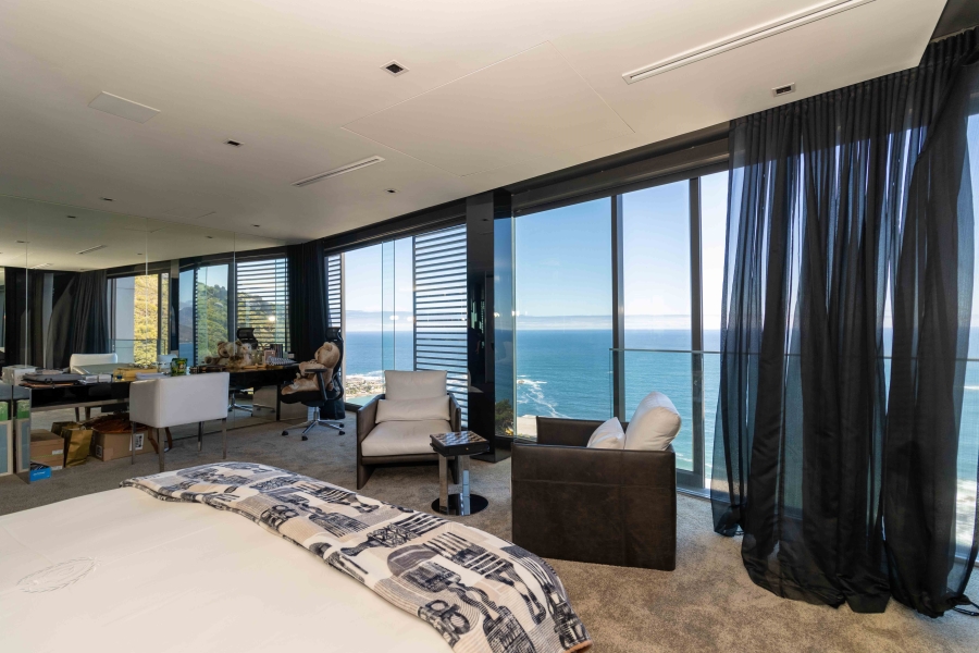 5 Bedroom Property for Sale in Clifton Western Cape